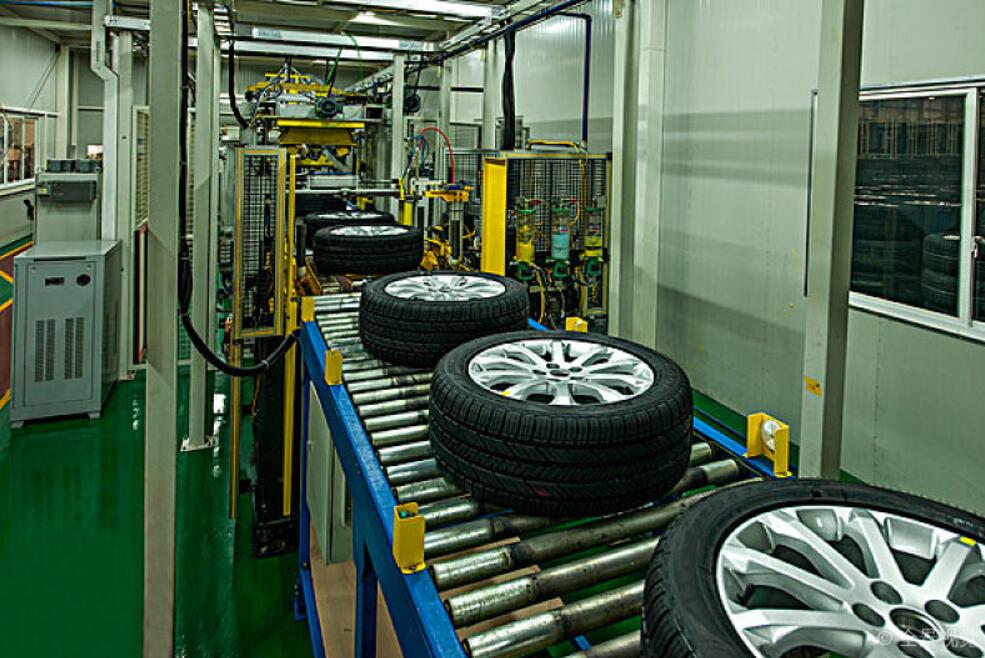 康耐視In-Sight視覺系統(tǒng)應(yīng)用輪胎裝配檢測(圖1) 康耐視In-Sight視覺系統(tǒng)應(yīng)用輪胎裝配檢測(圖1)