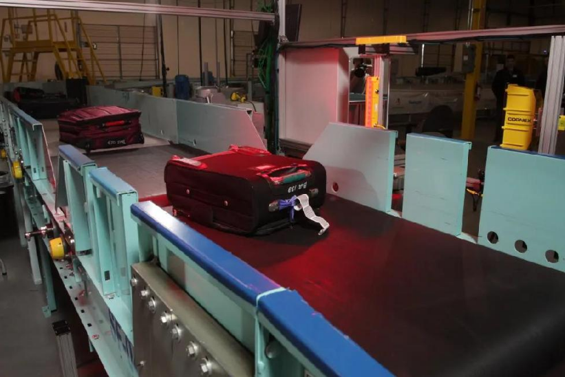 康耐視360度自動標(biāo)簽讀取解決方案助力行李處理(圖2) 康耐視360度自動標(biāo)簽讀取解決方案助力行李處理(圖2)